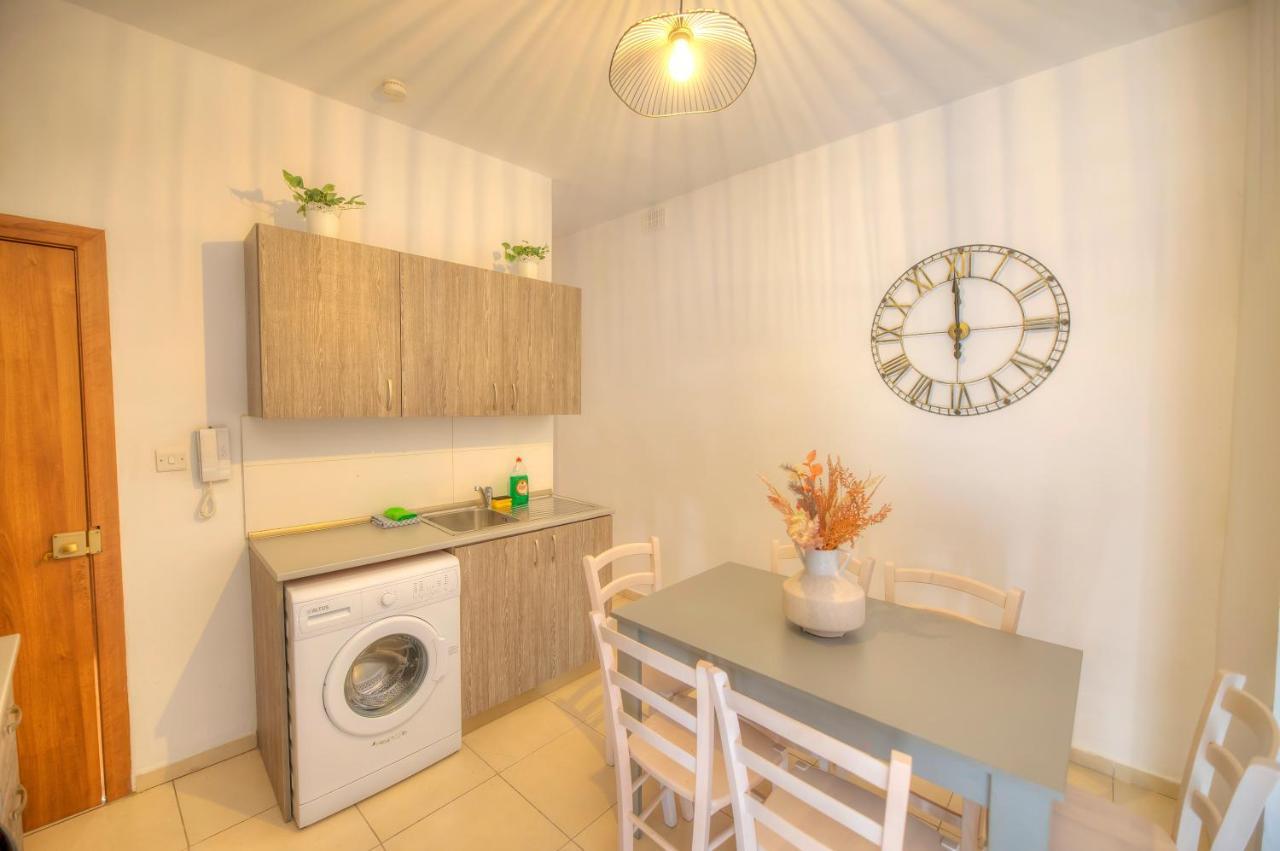 2Bedroom With Large Terrace In Paceville Jpor1-1 Saint Julian's Bagian luar foto