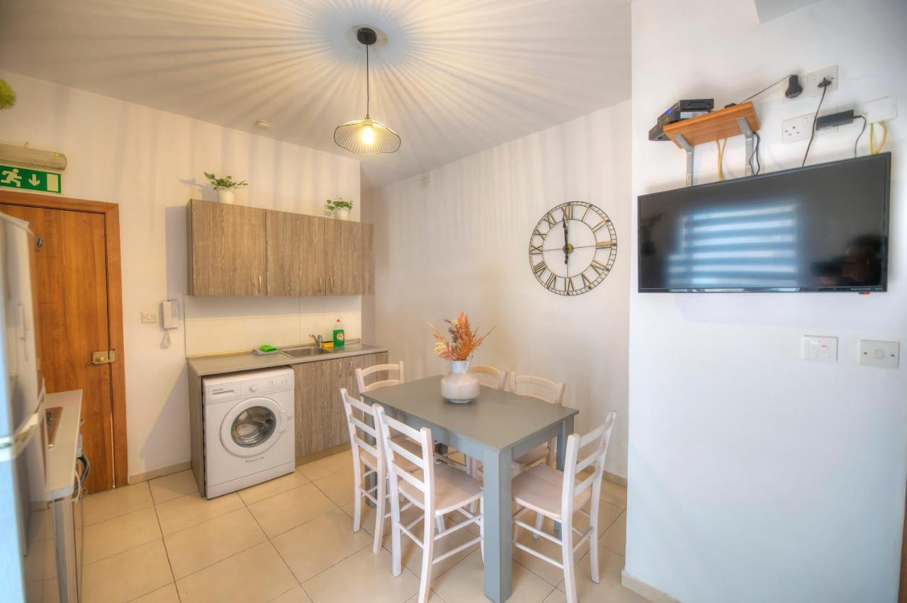2Bedroom With Large Terrace In Paceville Jpor1-1 Saint Julian's Bagian luar foto